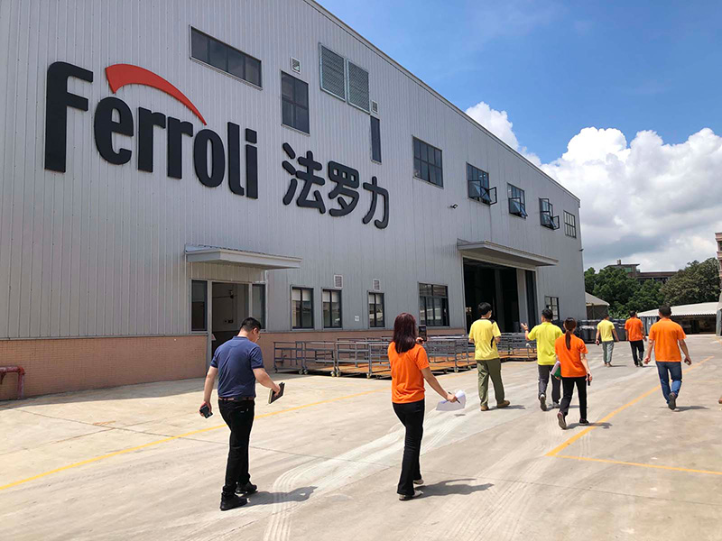 亲友游戏中心-亲友多乐斗-亲友天天坦克大战