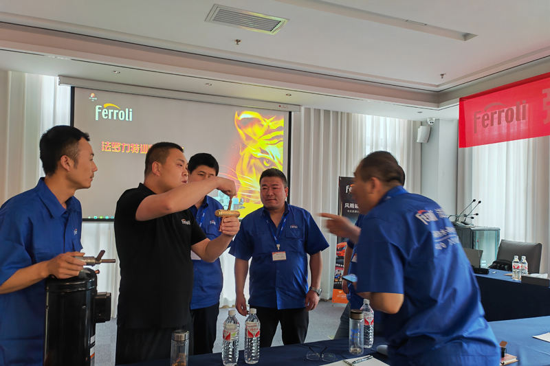 亲友游戏中心-亲友多乐斗-亲友天天坦克大战