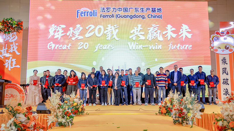 亲友游戏中心-亲友多乐斗-亲友天天坦克大战