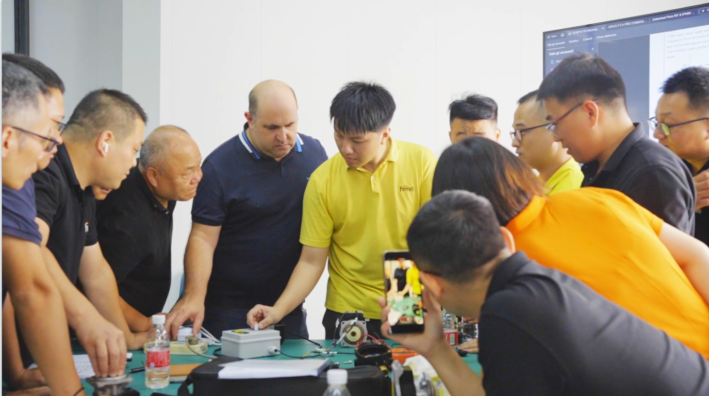 亲友游戏中心-亲友多乐斗-亲友天天坦克大战