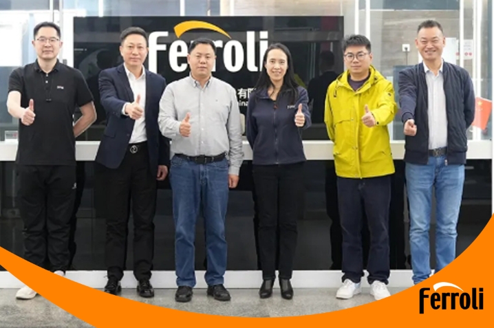 智暖共生，携手共赢 | 亲朋游戏中心携手京东舒服家共启战术合作新篇章！